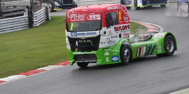 red5 racing truck
