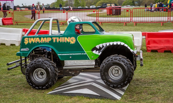 MONSTER TRUCK MANIA, Monster Trucks