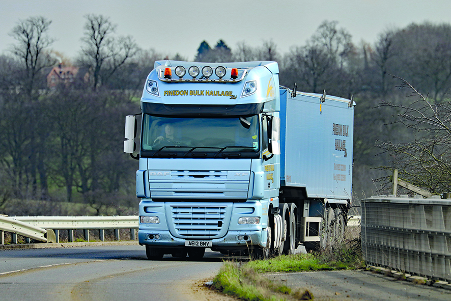 Daf XF Super Space approaches 