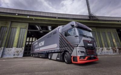 Electric MAN TGX prototype on show in Germany. On sale 2024, 600-800km range.