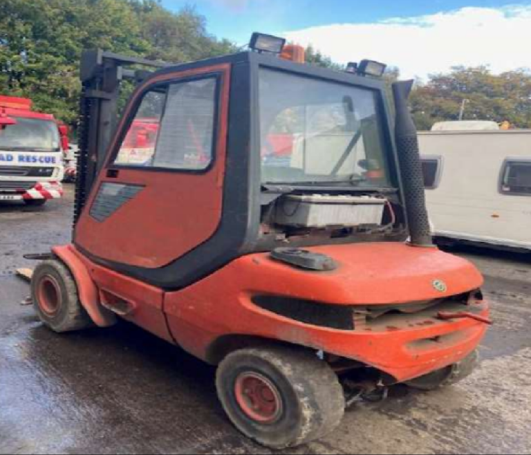 forklift truck Mr Robinson was attempting to fix