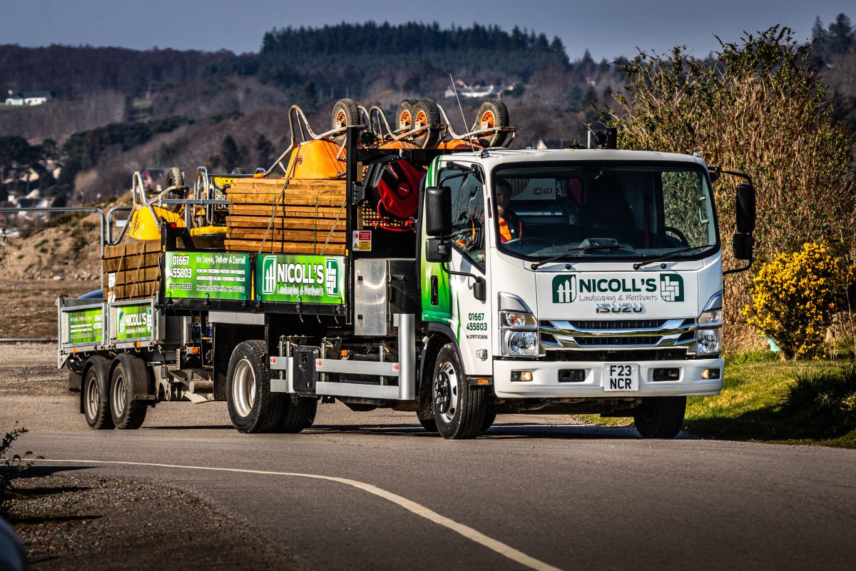 Isuzu N75.190 tipper for fencing contractors